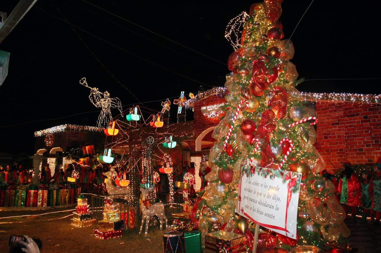Encienden su espíritu navideño