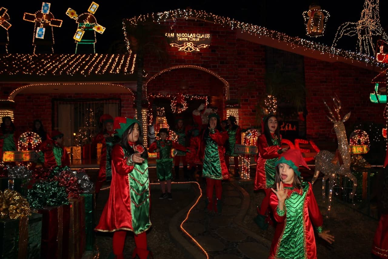 Encienden su espíritu navideño