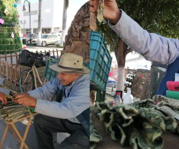 Mantiene vivos los juguetes tradicionales con sus propias manos