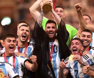 Lionel Messi levanta al fin su Copa del Mundo