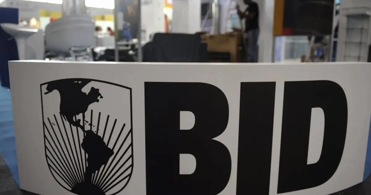 Prepaga México deuda al BID por 896 mdp