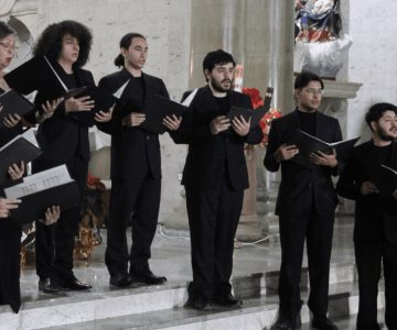 Llevan la música de la Navidad