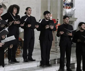 Llevan la música de la Navidad