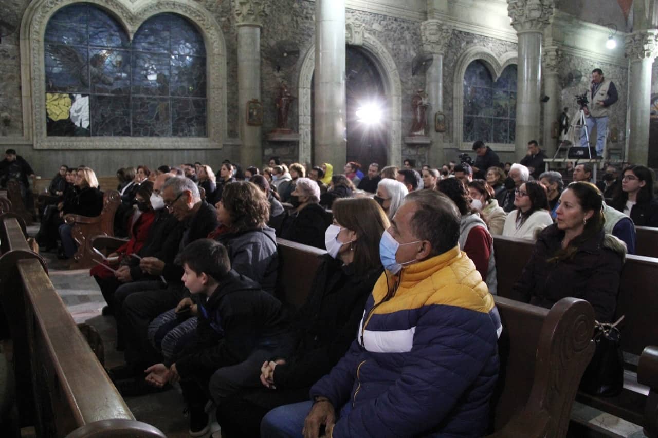 Llevan la música de la Navidad