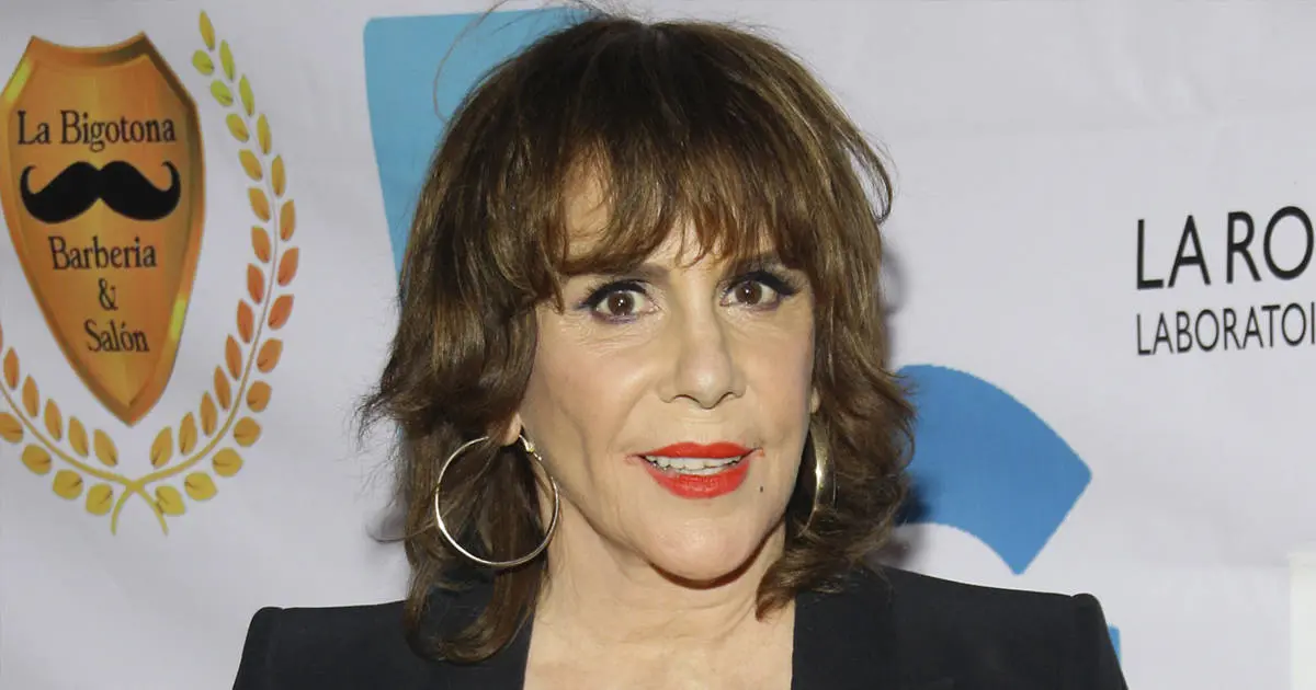 Rebecca Jones es hospitalizada por infección pulmonar