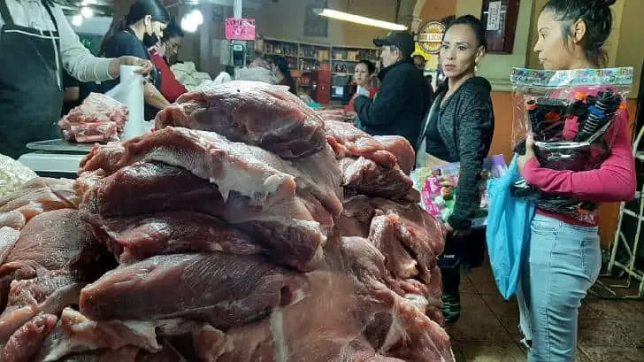 Mercado Municipal Número 1 vuelve a lucir lleno en fiestas decembrinas