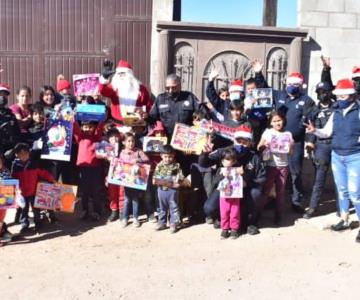 Policías de Nogales recaudan juguetes para niños vulnerables