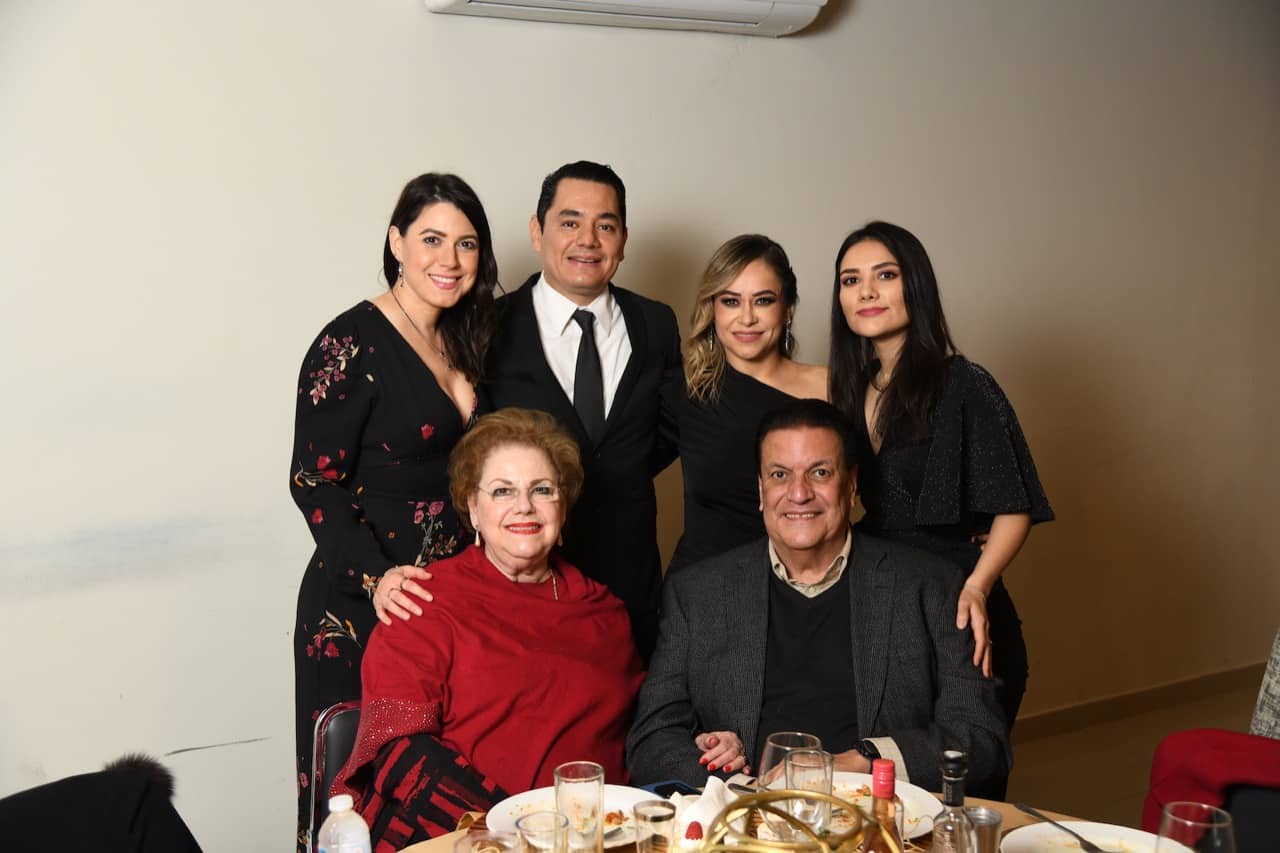 Festeja Karla López cumpleaños