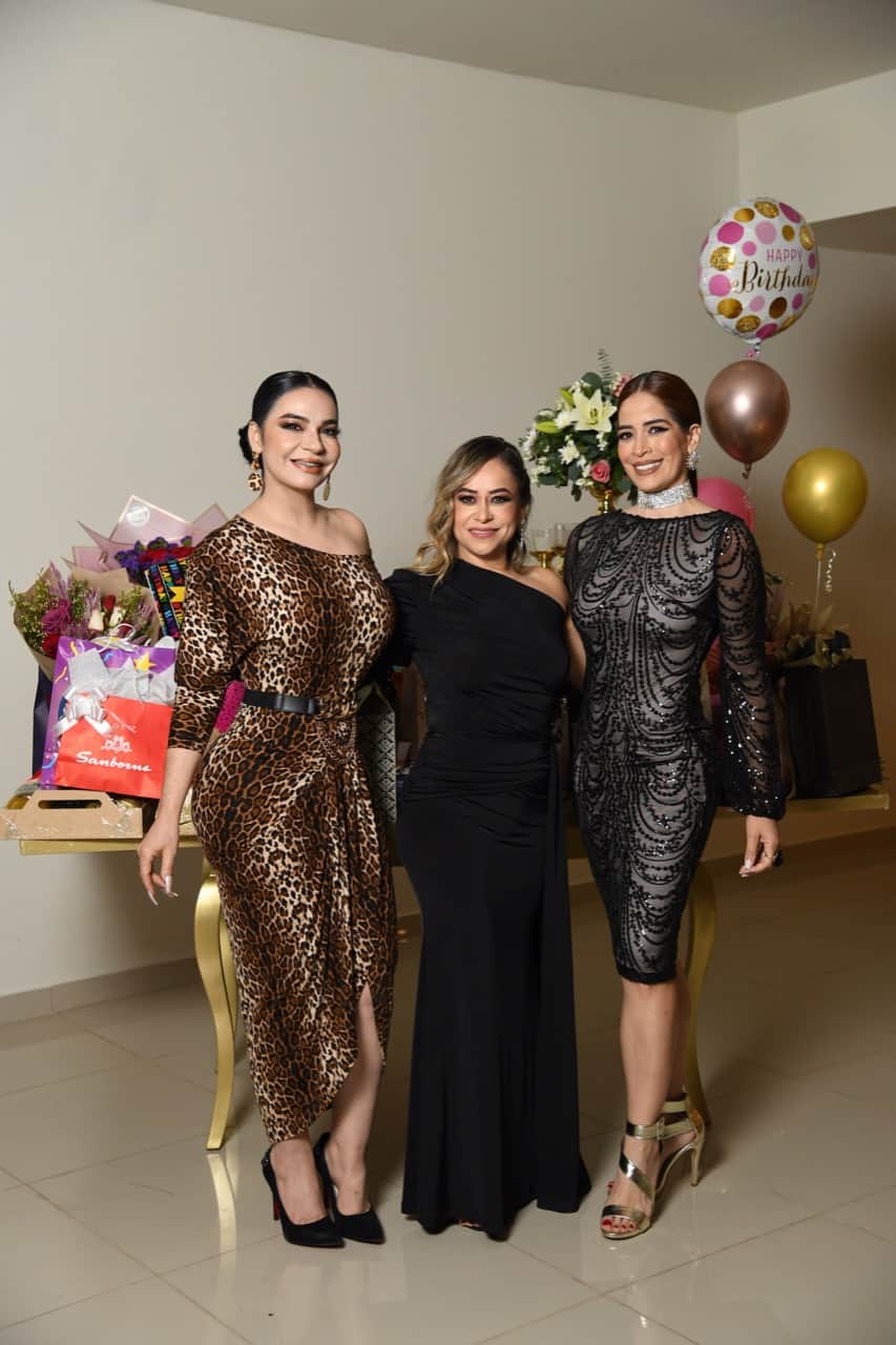 Festeja Karla López cumpleaños