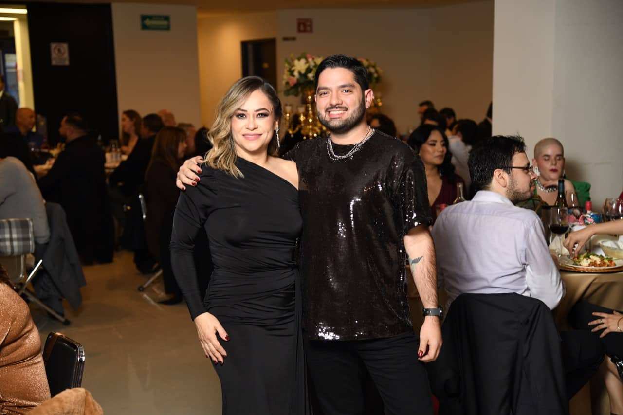 Festeja Karla López cumpleaños