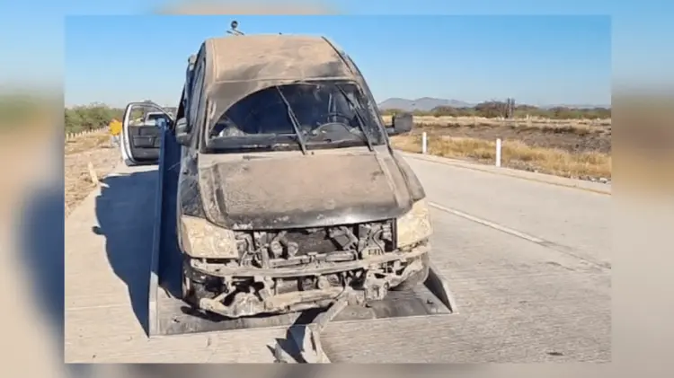 La familia sufrió el accidente en el tramo Empalme-Ciudad Obregón de la carretera México 15. (Foto: Especial/EXPRESO)