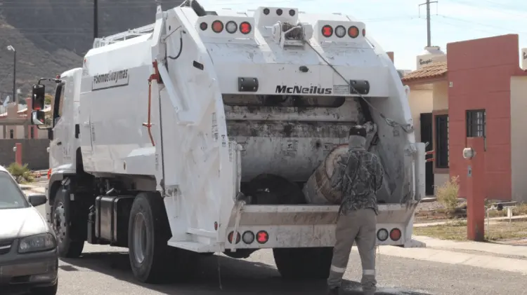 Jacobo Corral indicó que levantan entre 120 y 130 toneladas de residuos a diario. (Foto: Especial)