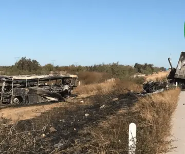 Choque en la carretera Hermosillo-Guaymas deja 12 pasajeros lesionados