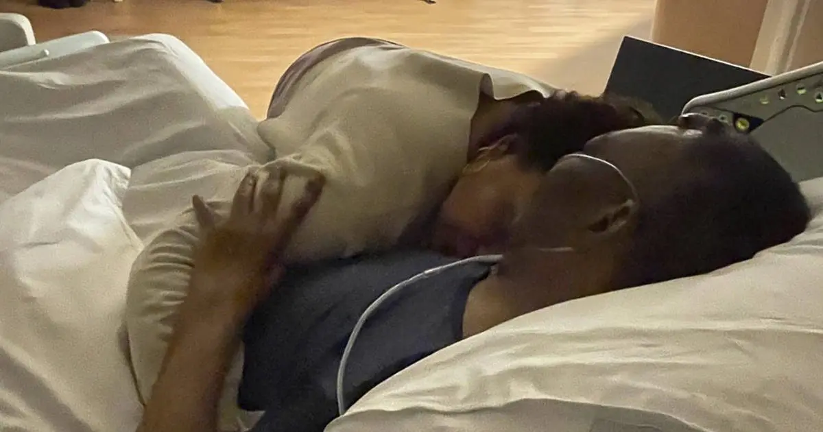 Pelé celebra navidad en el hospital junto a su familia