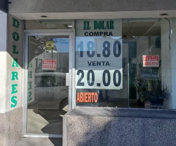 Venta de dólares disminuye hasta un 70% previo a Navidad