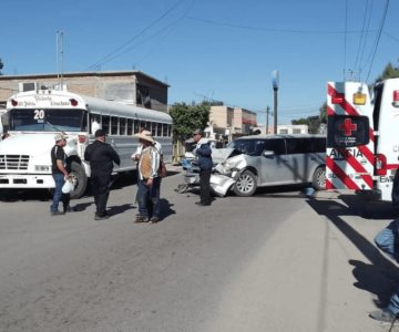 Camión se queda sin frenos en puente elevado de Empalme