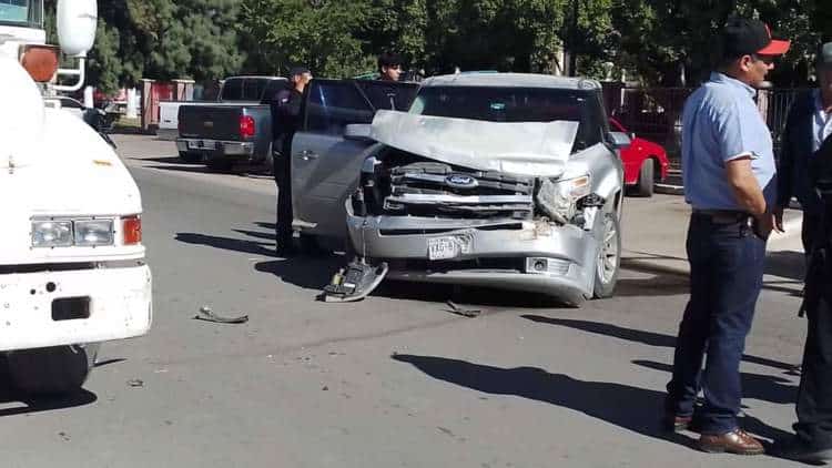 Camión se queda sin frenos en puente elevado de Empalme