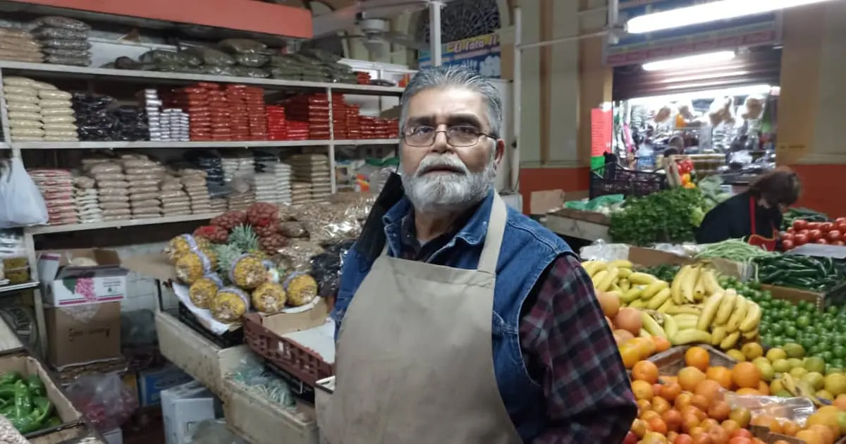Esperan locatarios buenas ventas de uvas para este año
