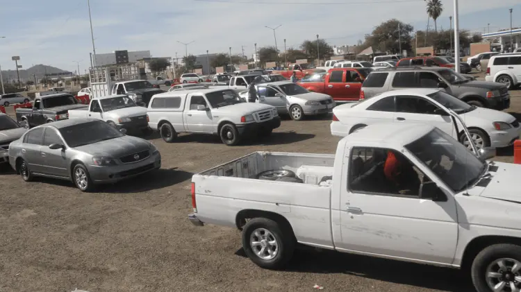 Los autos de procedencia extranjera podrán legalizarse hasta el 31 de marzo de 2023. (Foto: Jesús Ballesteros/EXPRESO)