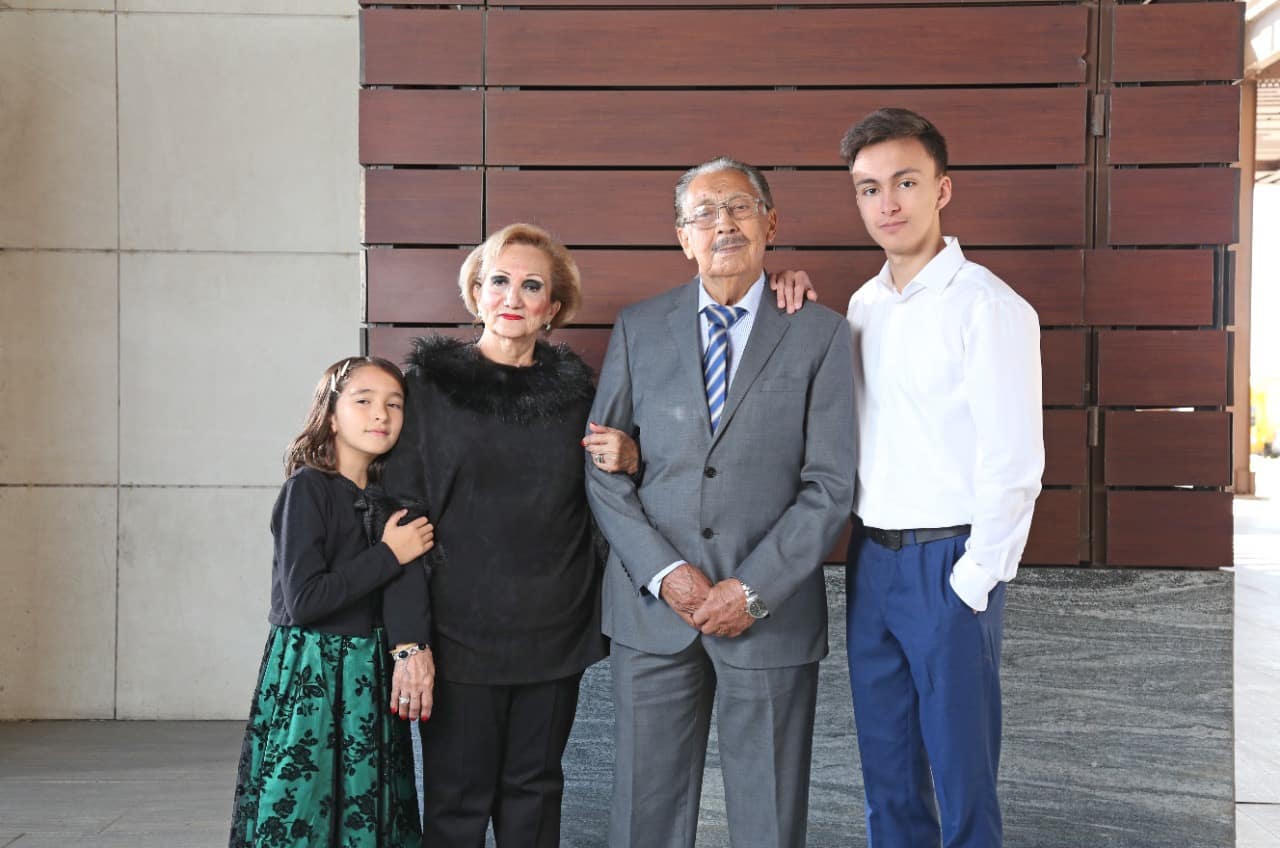 Cumplen 51 años de casados