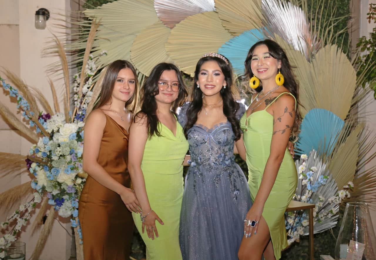 Celebra Karol Sofía sus quince