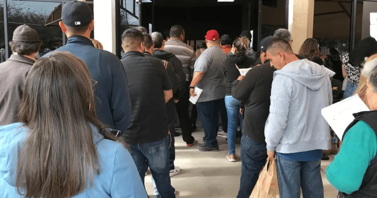 Así puedes evita largas filas para pagar la revalidación vehicular