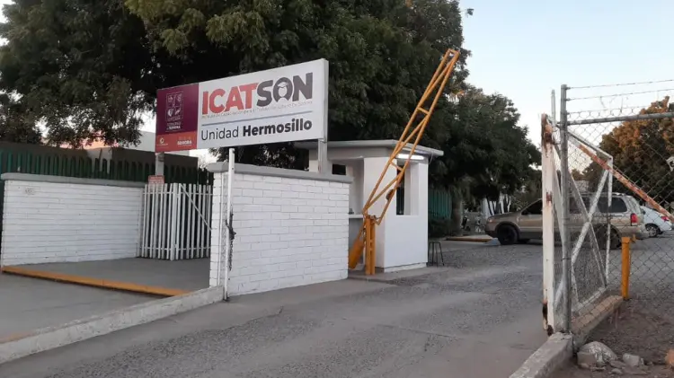 El Icatson ofrece cursos que van desde un mes a los tres meses (Foto: Archivo/EXPRESO)