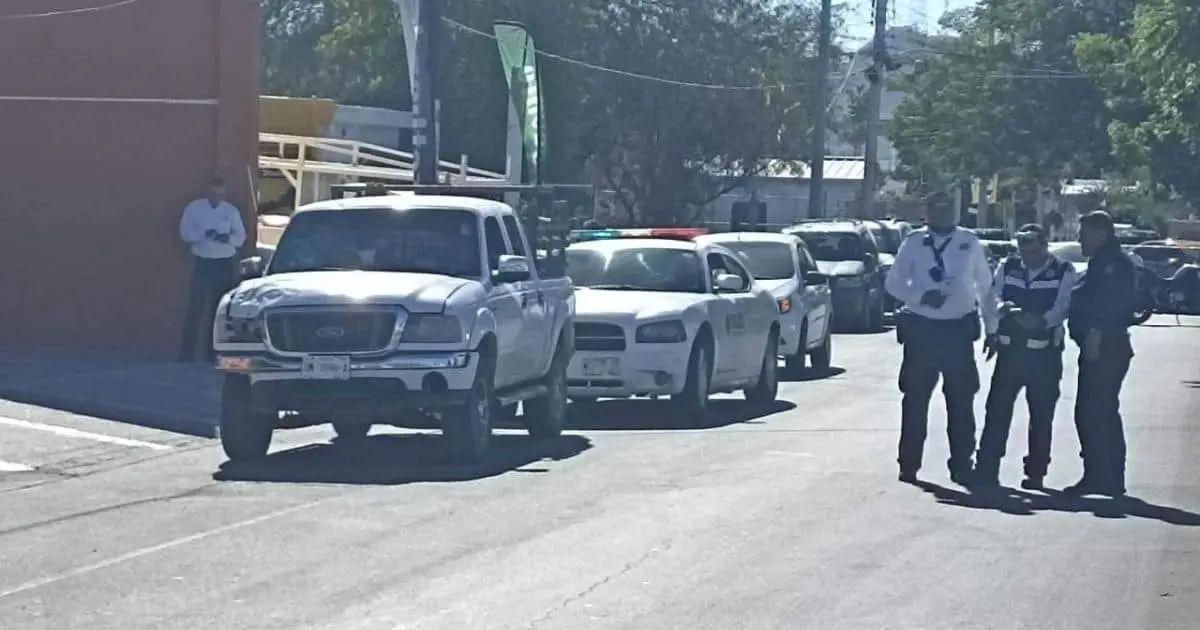 Sigue investigación a detenido por arrollar a ciclista; cuidan del tránsito