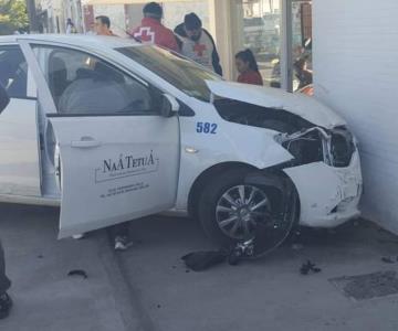 Conductor omite alto y provoca choque en colonia Reforma, Navojoa