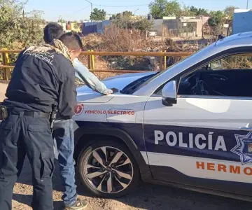 Recibe reclamos por no trabajar ni ayudar en casa y responde con golpes
