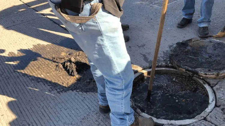 Desechos como trapeadores provocan el colapso de la red de drenaje. (Fotos: Cortesía)