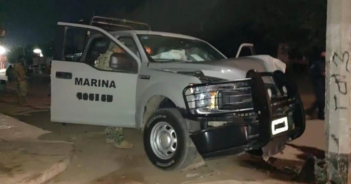 Choca unidad de la Marina tras persecución en Huatabampo