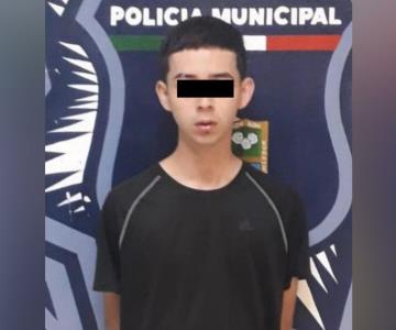 Joven es detenido por golpear a su madre