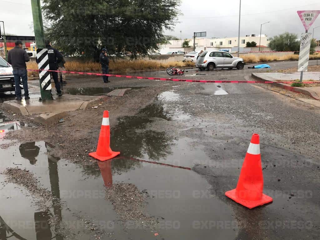 Muere motociclista en triple choque al poniente de Hermosillo