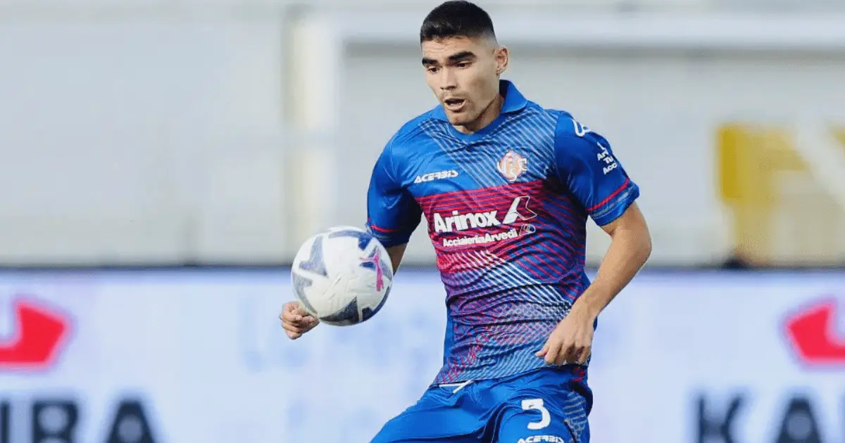 Regreso triunfal a la titularidad de Johan Vásquez con el Cremonese