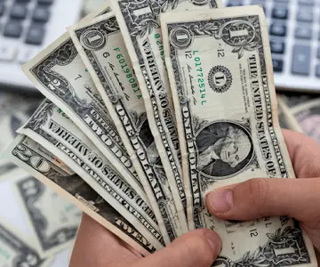 Este miércoles el precio del dólar abre a la baja en 19.34 al mayoreo