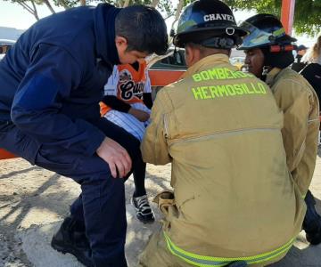 Bomberos auxilian a menor prensado en bancas