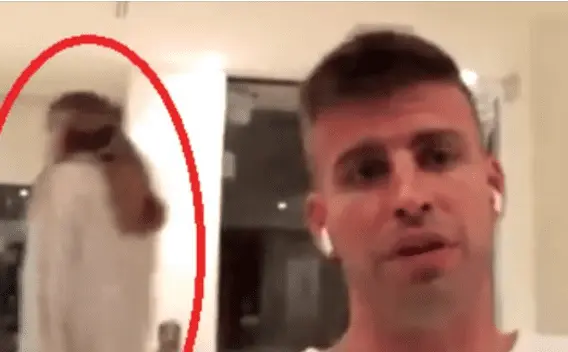 Versión señala que además de Shakira, Piqué ya engañó a Clara Chía