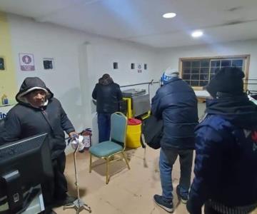 Rescatan a personas del frío en calles de Nogales