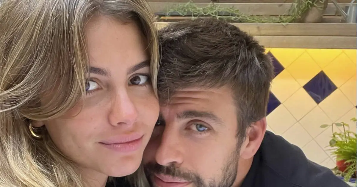 Piqué presume a Clara Chía... pero olvida borrar a Shakira