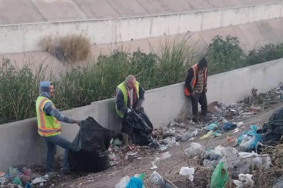 Realizan trabajos de limpieza en Dren de Navojoa