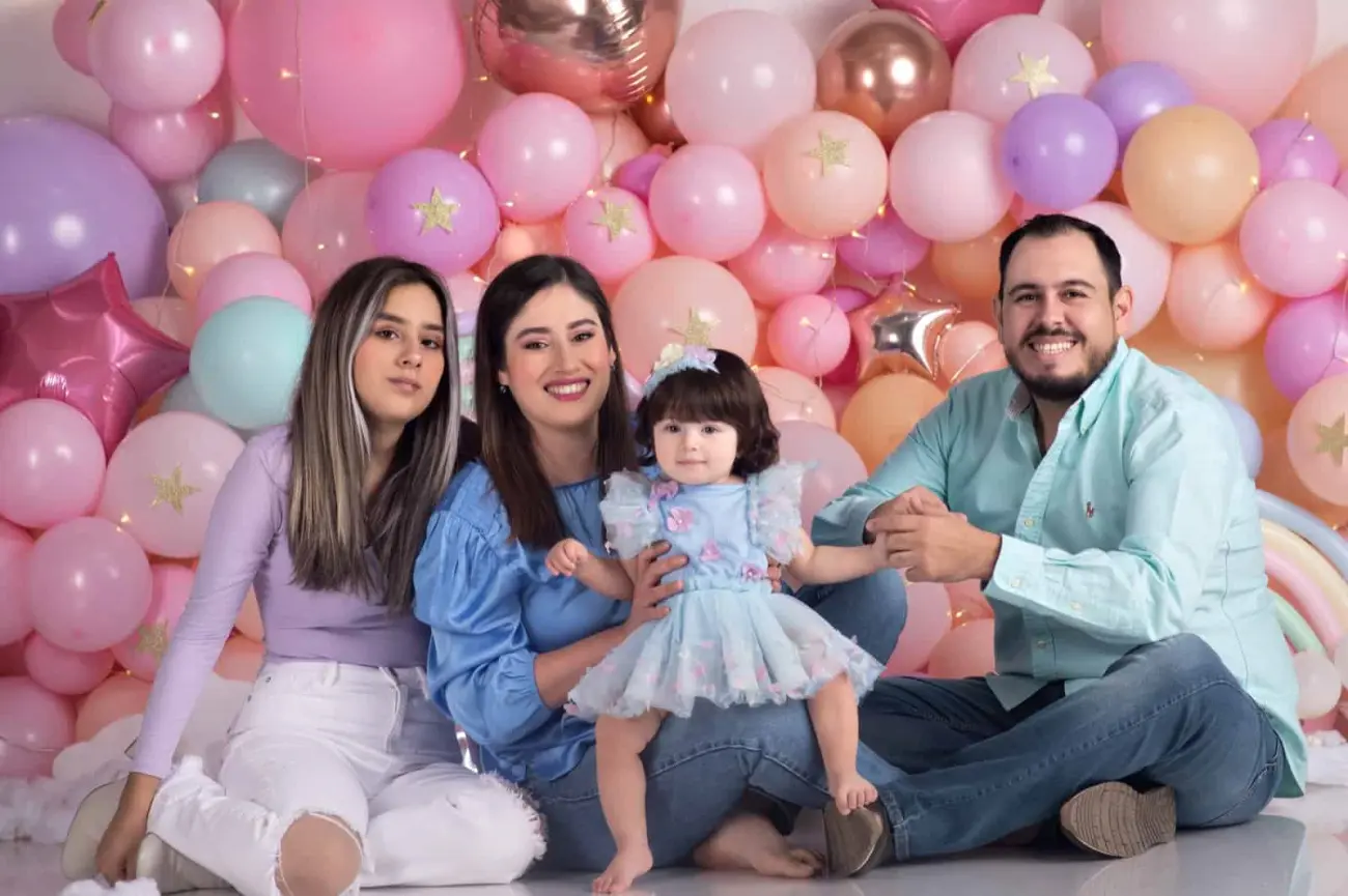 Posa Ana Victoria como una linda princesa