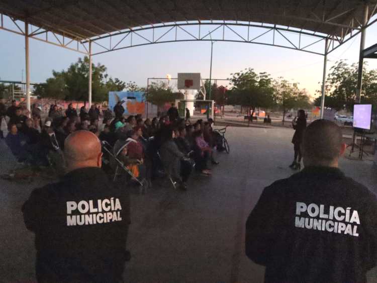 Llevan pláticas preventivas contra violencia de género a las colonias