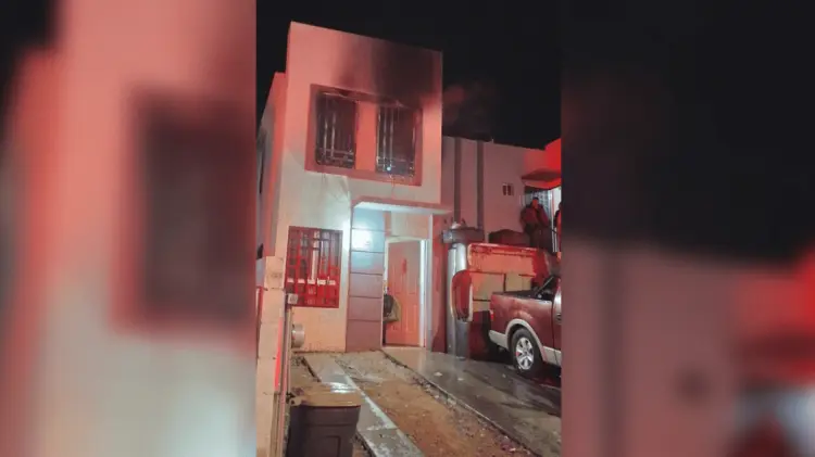 La intensidad del fuego no permitió salvar a tiempo a la familia. (Foto: Especial/EXPRESO)