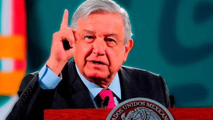 AMLO llama a democratizar lo más que se pueda las universidades