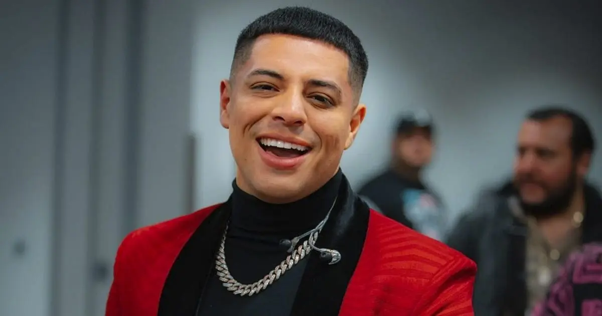 Eduin Caz sorprende a fans con nariz nueva