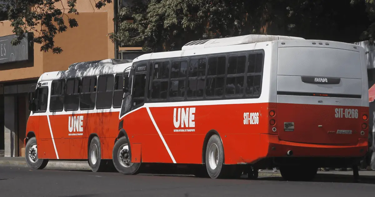 Llama UUH a reportar unidades de transporte público sin aire acondicionado