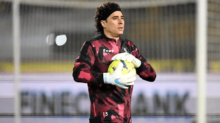 Ochoa llegó a Italia a finales de diciembre y se ha convertido en figura de la Salernitana. (Foto: Especial/EXPRESO)