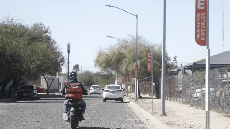 Los parquímetros digitales se instalarán en tres zonas de la capital sonorense (Foto: Jesús Ballesteros/EXPRESO).