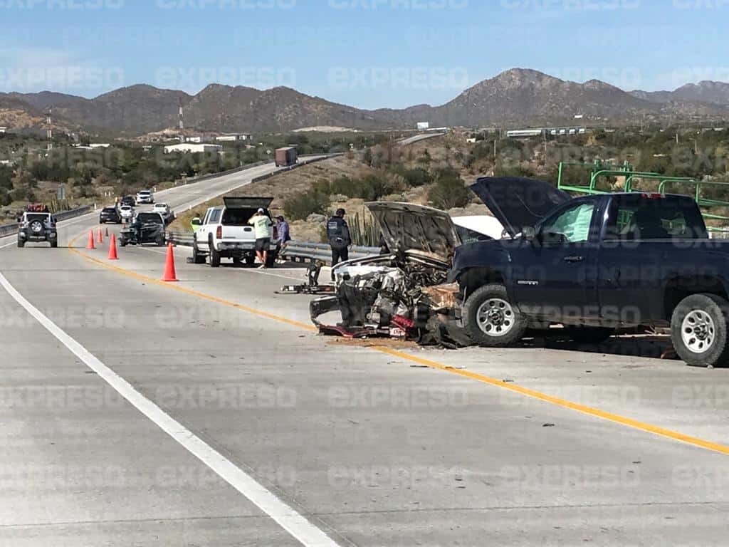Aparatoso choque en el libramiento Hermosillo-Guaymas deja un lesionado